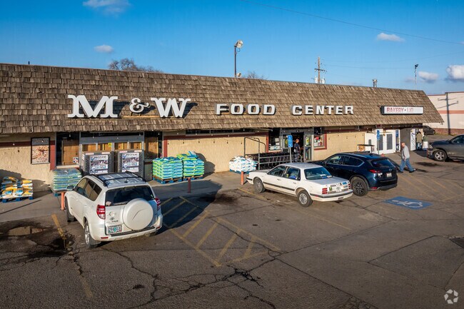 M&W Food Center on Main Street serves as Nyssa’s primary market.