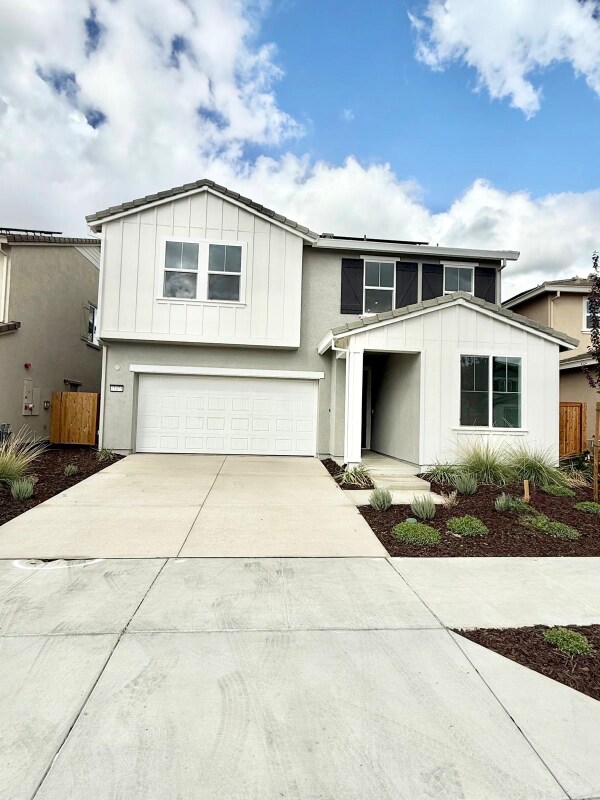 1089 Carson River Ct, Lathrop, CA 95330