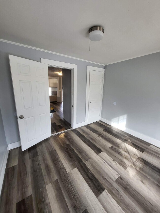 17 Sullivan St, Newport, NH 03773
