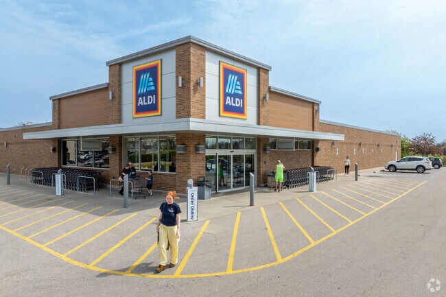 Stanford residents enjoy the close proximity to Aldi for all their produce and grocery staples.