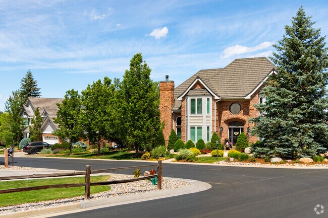 Modern victorian-style homes sit on large lots in Candlelight.