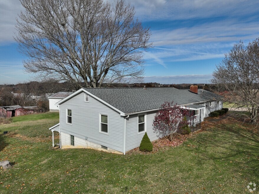 2945 Shaw Rd, Zanesville, OH 43701 - photo 2