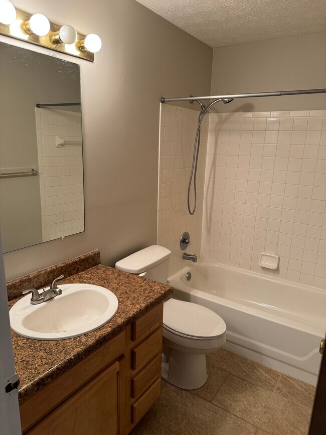 6620 Green Branch Dr unit 8, Dayton, OH 45459 - photo 5