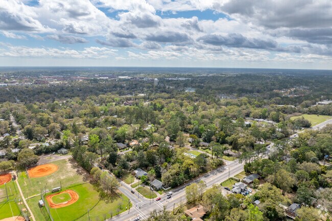 Midtown West is located in the heart of Tallahassee, convenient to all major areas and shopping.