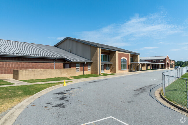 The circle drive at Carolyn Lewis Elementary in Conway makes drop-off and pick-up a breeze.