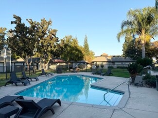 1212 W Center St, Manteca, CA 95337