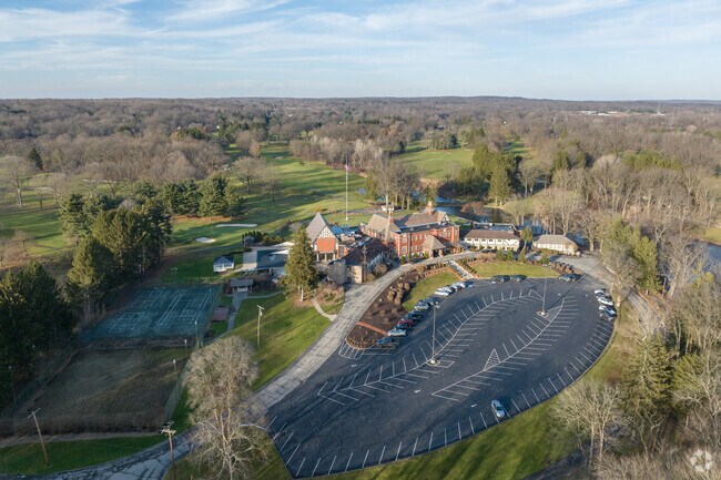 Residents of Churchill become members of the Youngstown Country Club.
