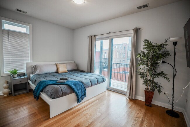 2022 W Warren Blvd unit ID1026696P, Chicago, IL 60612 - photo 6