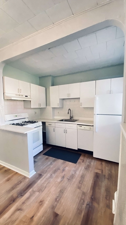 27 School St Unit 27, Brookline, MA 02446