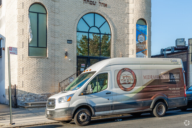 Midrash Lman Achai is a boy's Yeshiva High School located in Queens, NY.