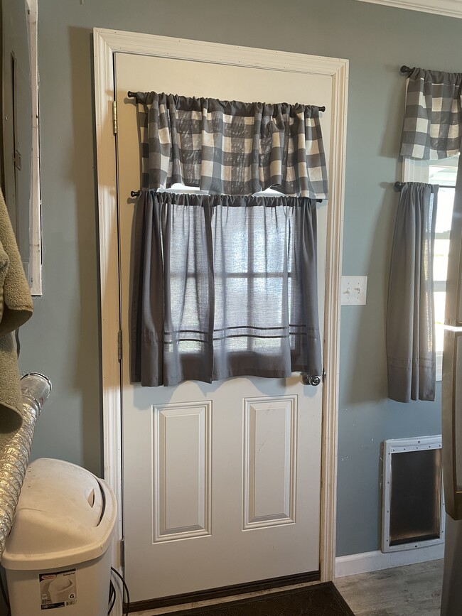 247 Chiswell Rd, Schenectady, NY 12304 - photo 2