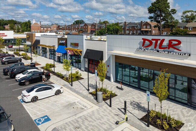 The Northwood Commons provides many shopping options for Stonewood-Penwood-Winston residents.