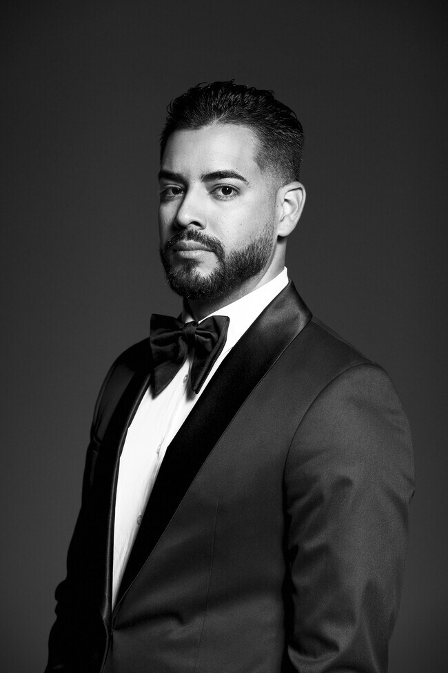 Agent Photo