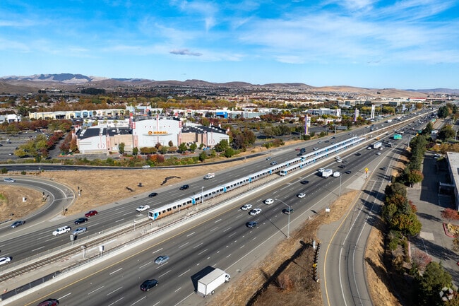 Pheasant Ridge offers quick access to BART, I-580, and I-680 for ultimate convenience.