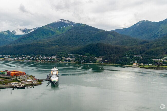 West Juneau is for those who want Alaskan wilderness while still being close to the action.