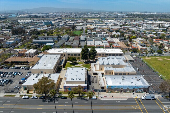 Washington Middle School emphasizes a strong foundation in early education.