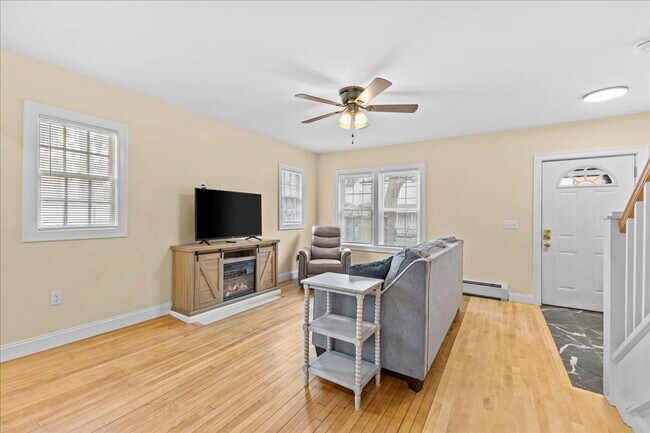 416 Pearl St unit 46 Campus Ct - June, Burlington, VT 05401 - photo 5