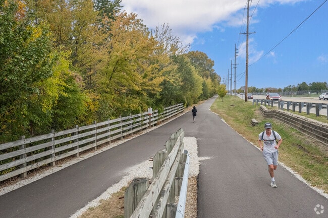 Hike miles of trails along the Constitution Trail in Old Farm Lakes.