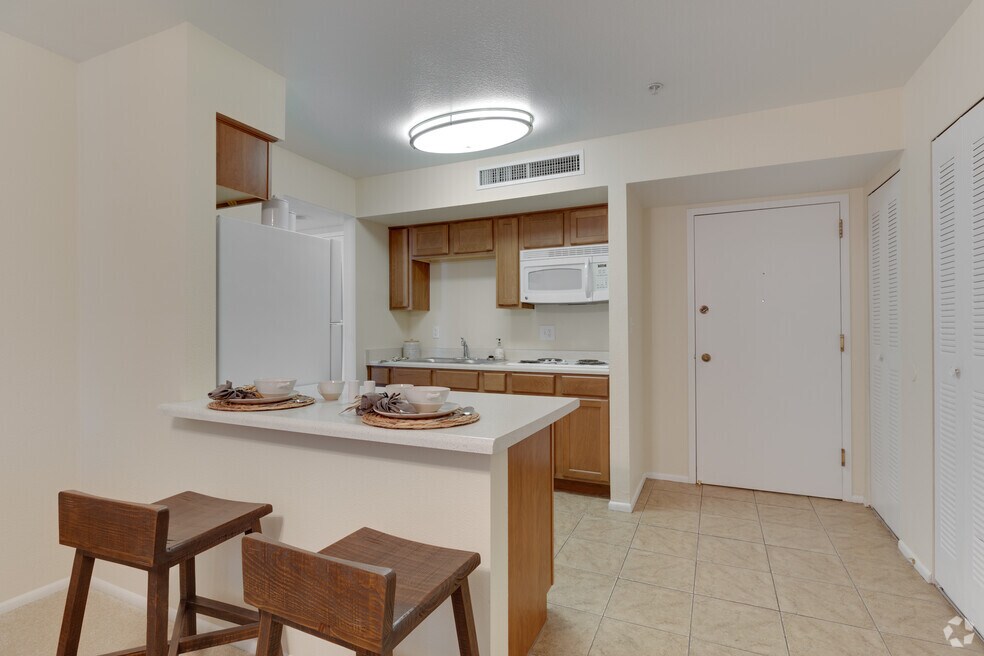 Elmwood Senior Living Chandler, AZ2BR, 2BA - 1,036SF