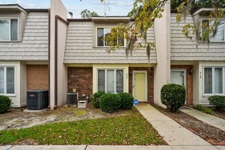 420 Cobblestone Dr, Wilmington, NC 28405