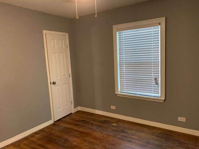 720 Menchaca St, San Antonio, TX 78207 - photo 5