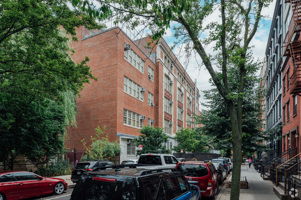 PS 15 Roberto Clemente is located on East 4th St in Alphabet City.