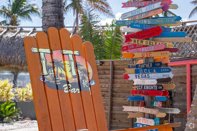 TT's Tiki Bar near Solana has waterfront views and island decor.