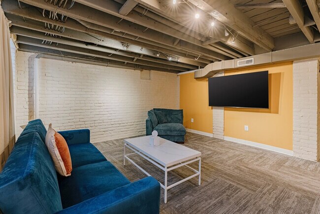 11323 Hessler Rd unit ID1365989P, Cleveland, OH 44106 - photo 5