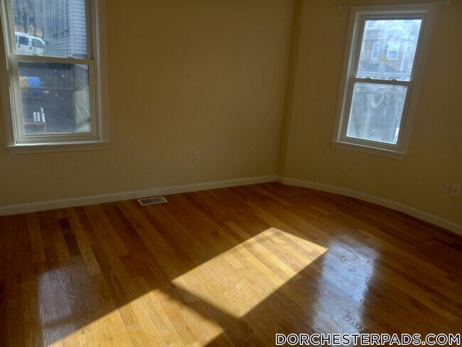 207 Harvard St unit 1, Dorchester Center, MA 02124 - photo 3
