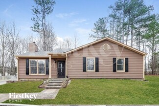 324 Chimney Trace Dr, Winder, GA 30680