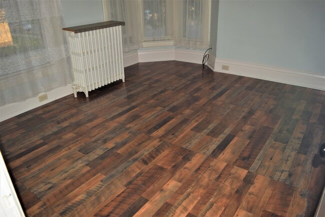 102 E Irving Ave unit 102 E. Irving, Oshkosh, WI 54901 - photo 6