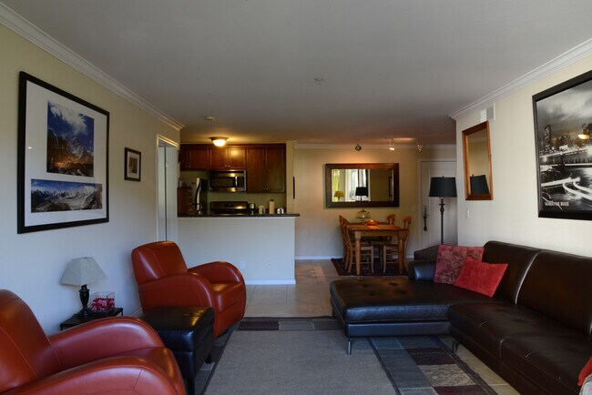 Hollywood Regis Condominiums unit 205, Los Angeles, CA 90046 - photo 4