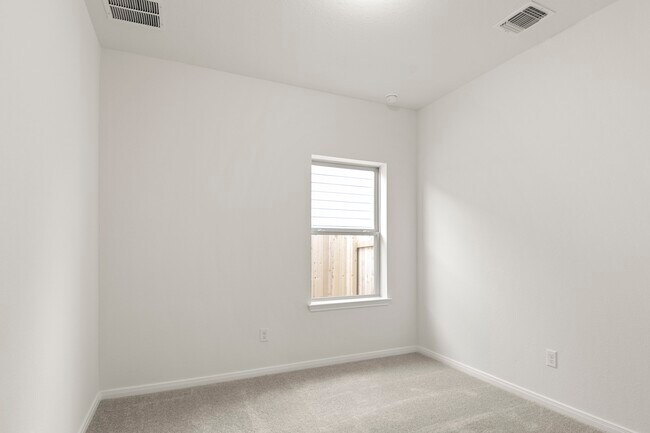 1648 Esplanade Pkwy, San Marcos, TX 78666 - photo 5