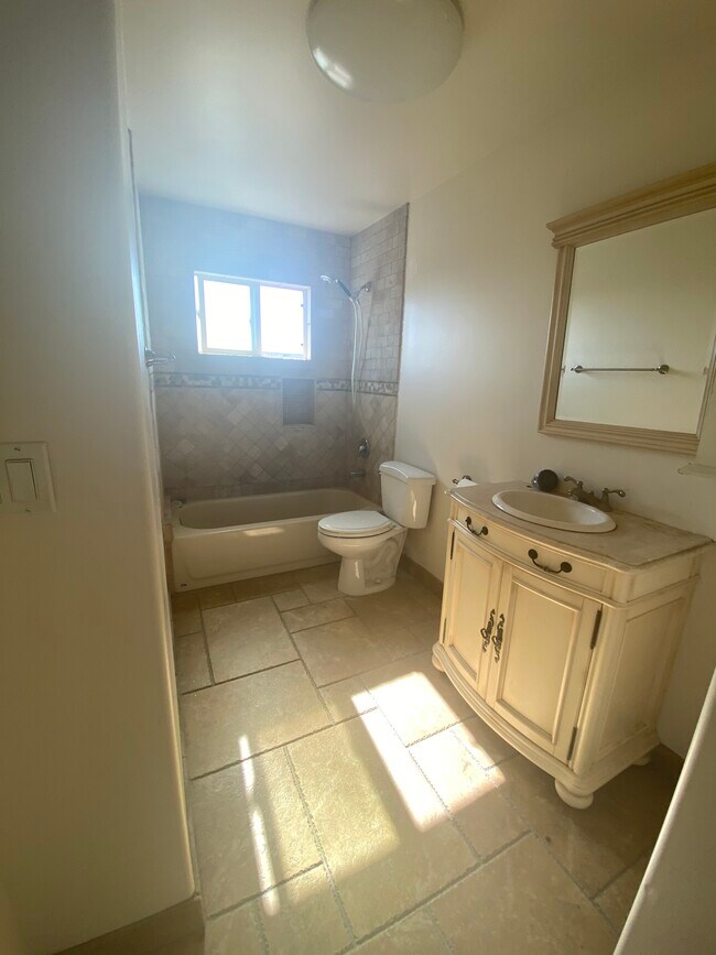 5255 Denny Ave, Los Angeles, CA 91601 - photo 4