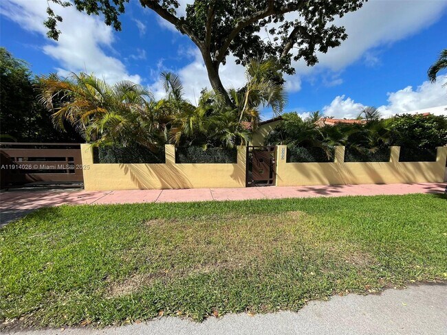 1018 W 47th St, Miami Beach, FL 33140 - photo 6