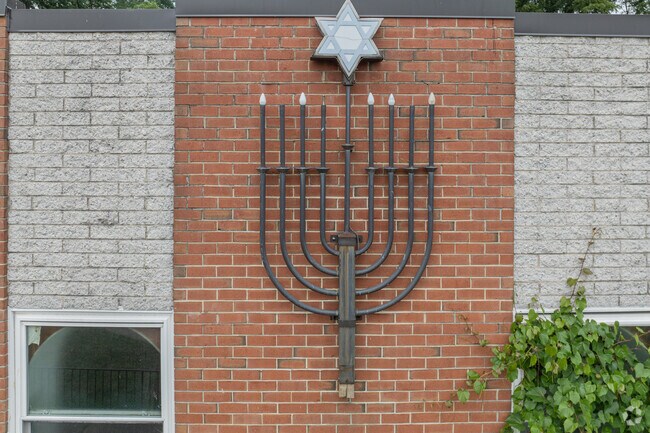 Mesivta Neimus Hatorah observes orthodox traditions.