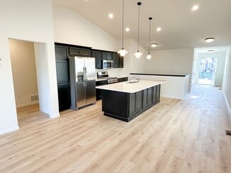 6732 Meadow View Dr S, Fargo, ND 58104