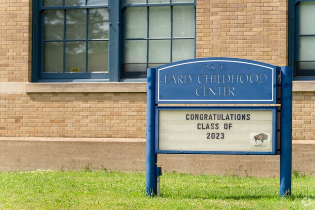 PS 82 Early Childhood Center in Buffalo serves grades PK to 4th.