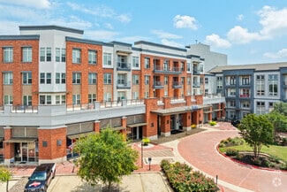 614 Holleman Dr E, College Station, TX 77840