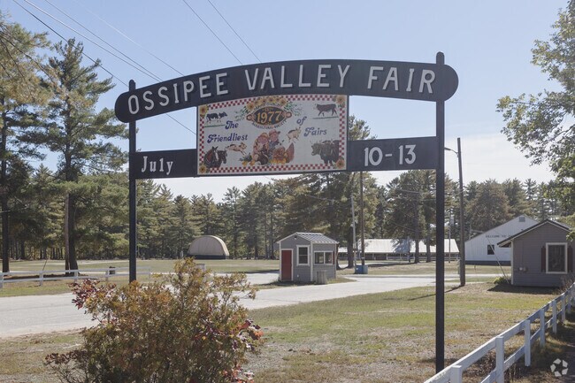 Just east of Porter, the Ossipee Valley Fairgrounds hosts major regional events.