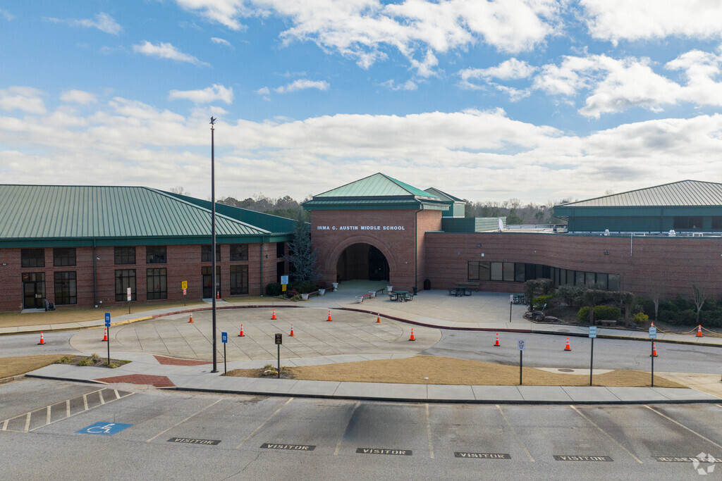 Irma C. Austin Middle School is an above-average, public school located in Douglasville, GA.