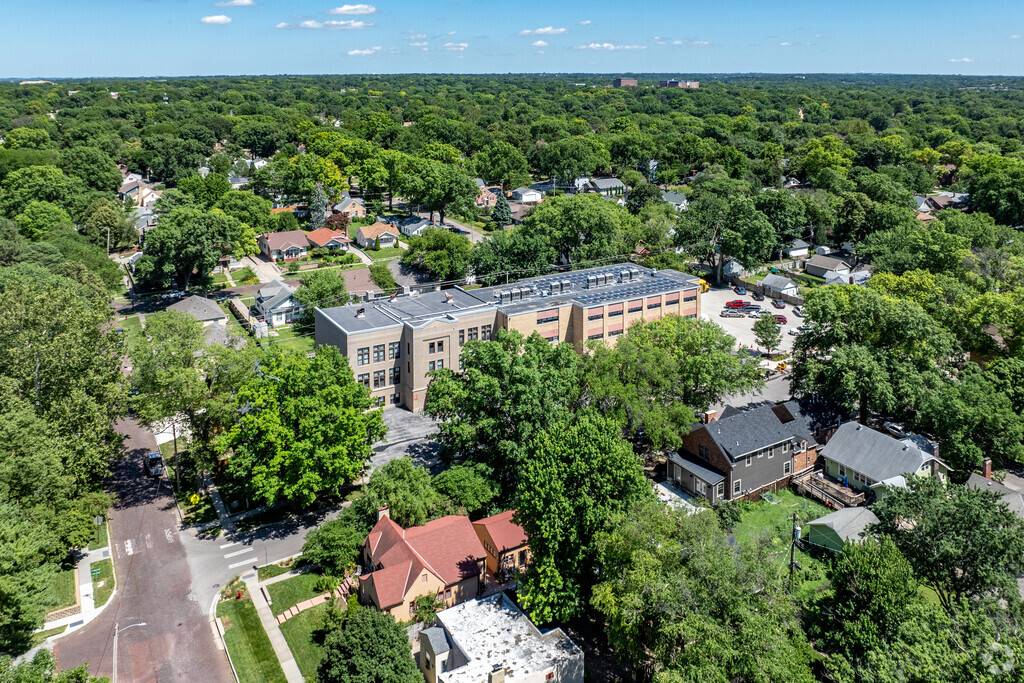 St. Teresa Elementary School is conveniently located amongst central Lincoln neighborhoods.