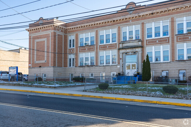 The Roosevelt Elementary School has 306 students.
