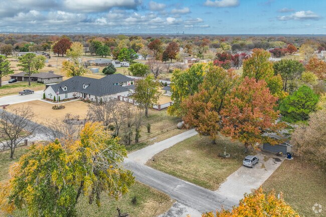 Raceway neighborhood is a serene setting just south of Owasso.