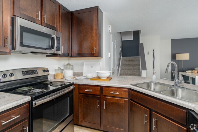 Metro on 5th, Saint Charles, MO 63303 - photo 7