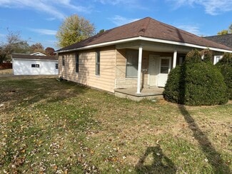 1001 N 13th St, Herrin, IL 62948