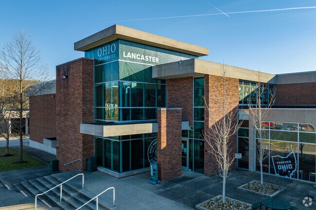 A bike path connects students to Ohio University Lancaster’s campus.