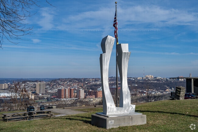 Emerald View Park has some unique sculptures to look at while visiting Mount Washington.
