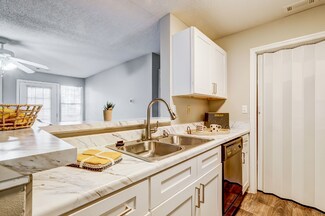 200 Charter Ln, Macon, GA 31210