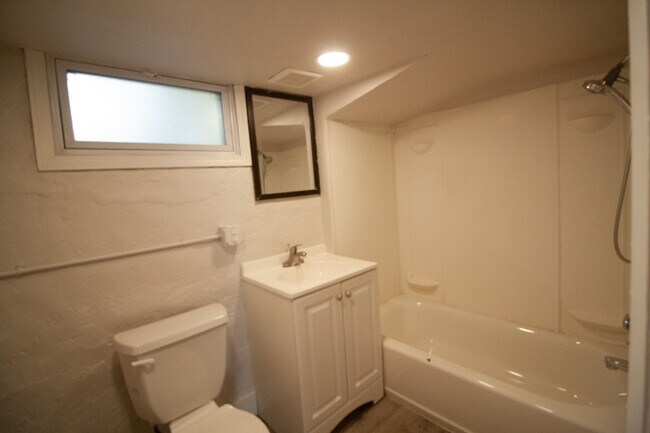 2105 8th Ave unit 2105 Unit B, Greeley, CO 80631 - photo 5